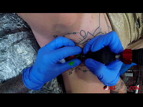 ❤️ Extrem tätowierte Hottie Sully Savage hat ein Tattoo auf ihrer Klitoris ️❌ Fuck video bei porn de.heatpumpcenter.top ❌️❤
